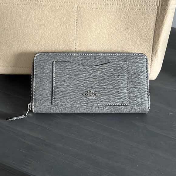 Pebbled Leather Coach Bag and Wallet Set - Picture 14 of 16